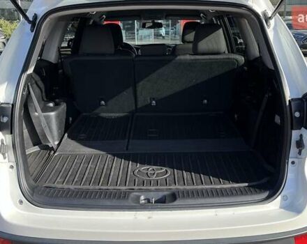 Белый Тойота Хайлендер, объемом двигателя 2.67 л и пробегом 136 тыс. км за 24700 $, фото 9 на Automoto.ua