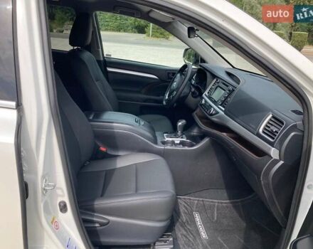 Белый Тойота Хайлендер, объемом двигателя 3.46 л и пробегом 22 тыс. км за 29500 $, фото 17 на Automoto.ua