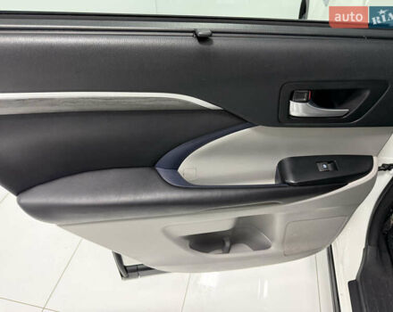 Белый Тойота Хайлендер, объемом двигателя 3.46 л и пробегом 100 тыс. км за 34000 $, фото 33 на Automoto.ua