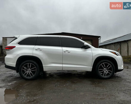 Белый Тойота Хайлендер, объемом двигателя 2.67 л и пробегом 113 тыс. км за 25000 $, фото 12 на Automoto.ua