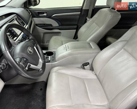 Белый Тойота Хайлендер, объемом двигателя 3.46 л и пробегом 100 тыс. км за 34000 $, фото 30 на Automoto.ua