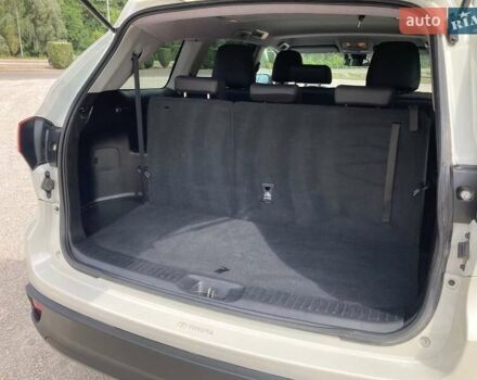 Белый Тойота Хайлендер, объемом двигателя 3.46 л и пробегом 22 тыс. км за 29500 $, фото 15 на Automoto.ua