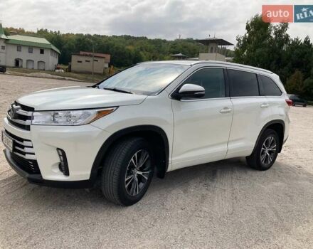 Белый Тойота Хайлендер, объемом двигателя 3.46 л и пробегом 22 тыс. км за 29500 $, фото 4 на Automoto.ua