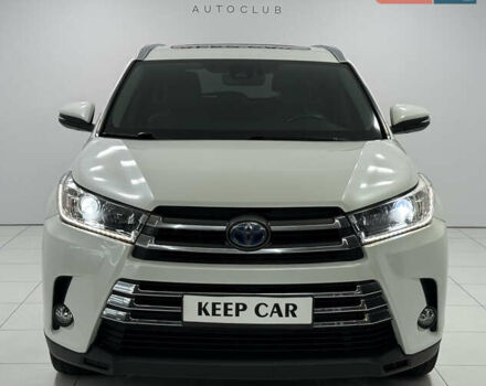 Белый Тойота Хайлендер, объемом двигателя 3.46 л и пробегом 100 тыс. км за 34000 $, фото 3 на Automoto.ua