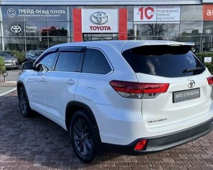 Белый Тойота Хайлендер, объемом двигателя 2.67 л и пробегом 136 тыс. км за 24700 $, фото 1 на Automoto.ua