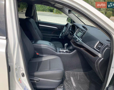 Белый Тойота Хайлендер, объемом двигателя 3.46 л и пробегом 15 тыс. км за 23500 $, фото 15 на Automoto.ua