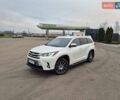 Білий Тойота Хайлендер, об'ємом двигуна 2.67 л та пробігом 149 тис. км за 29500 $, фото 2 на Automoto.ua