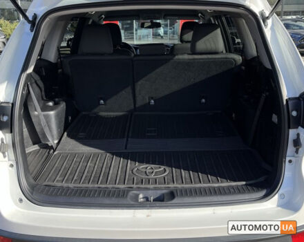 Белый Тойота Хайлендер, объемом двигателя 2.7 л и пробегом 136 тыс. км за 24700 $, фото 9 на Automoto.ua