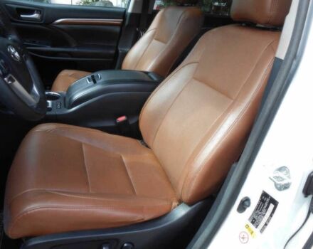 Белый Тойота Хайлендер, объемом двигателя 3.5 л и пробегом 67 тыс. км за 15600 $, фото 8 на Automoto.ua