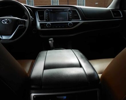 Белый Тойота Хайлендер, объемом двигателя 3.5 л и пробегом 67 тыс. км за 15600 $, фото 10 на Automoto.ua