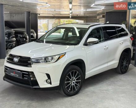 Белый Тойота Хайлендер, объемом двигателя 3.46 л и пробегом 74 тыс. км за 32900 $, фото 5 на Automoto.ua