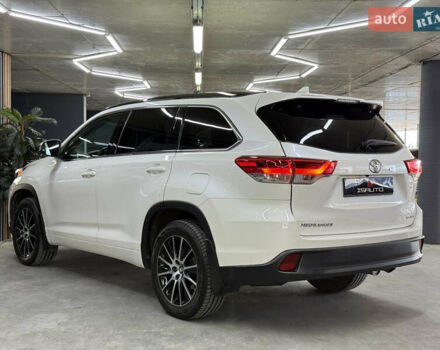Белый Тойота Хайлендер, объемом двигателя 3.46 л и пробегом 74 тыс. км за 32900 $, фото 10 на Automoto.ua