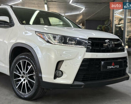 Белый Тойота Хайлендер, объемом двигателя 3.46 л и пробегом 74 тыс. км за 32900 $, фото 3 на Automoto.ua