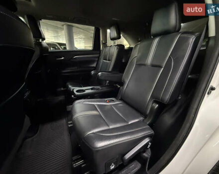 Белый Тойота Хайлендер, объемом двигателя 3.46 л и пробегом 74 тыс. км за 32900 $, фото 21 на Automoto.ua