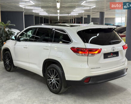 Белый Тойота Хайлендер, объемом двигателя 3.46 л и пробегом 74 тыс. км за 32900 $, фото 9 на Automoto.ua