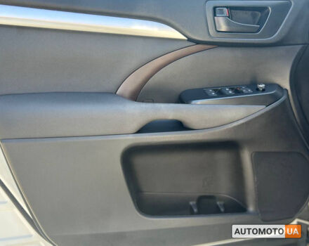 Білий Тойота Хайлендер, об'ємом двигуна 3.5 л та пробігом 60 тис. км за 31400 $, фото 6 на Automoto.ua