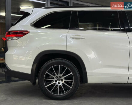 Белый Тойота Хайлендер, объемом двигателя 3.46 л и пробегом 74 тыс. км за 32900 $, фото 13 на Automoto.ua
