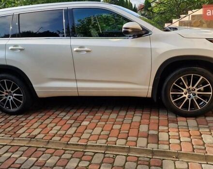 Белый Тойота Хайлендер, объемом двигателя 3.5 л и пробегом 13 тыс. км за 38500 $, фото 2 на Automoto.ua