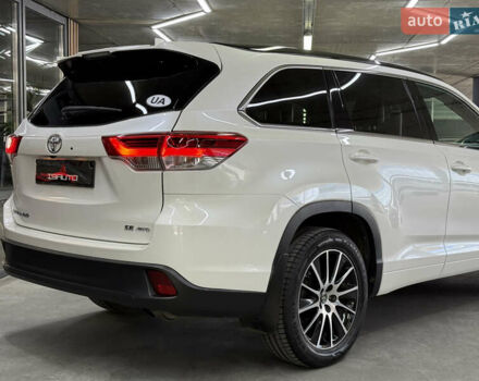 Белый Тойота Хайлендер, объемом двигателя 3.46 л и пробегом 74 тыс. км за 32900 $, фото 17 на Automoto.ua