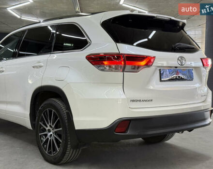 Белый Тойота Хайлендер, объемом двигателя 3.46 л и пробегом 74 тыс. км за 32900 $, фото 12 на Automoto.ua