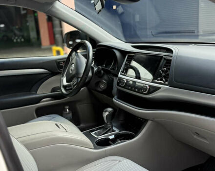 Білий Тойота Хайлендер, об'ємом двигуна 3.5 л та пробігом 51 тис. км за 25500 $, фото 12 на Automoto.ua