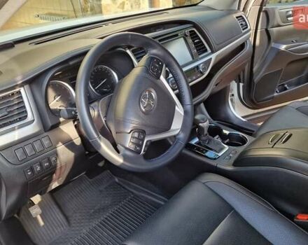 Белый Тойота Хайлендер, объемом двигателя 3.5 л и пробегом 13 тыс. км за 38500 $, фото 7 на Automoto.ua