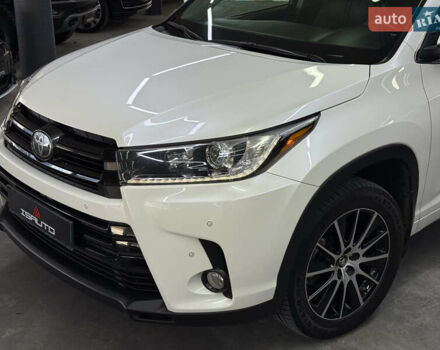 Белый Тойота Хайлендер, объемом двигателя 3.46 л и пробегом 74 тыс. км за 32900 $, фото 7 на Automoto.ua