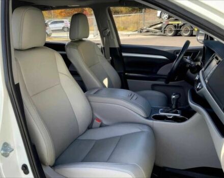 Белый Тойота Хайлендер, объемом двигателя 3.5 л и пробегом 43 тыс. км за 16700 $, фото 10 на Automoto.ua