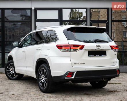 Белый Тойота Хайлендер, объемом двигателя 3.46 л и пробегом 26 тыс. км за 37950 $, фото 11 на Automoto.ua