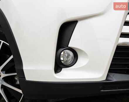 Белый Тойота Хайлендер, объемом двигателя 3.46 л и пробегом 26 тыс. км за 37950 $, фото 16 на Automoto.ua