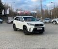 Белый Тойота Хайлендер, объемом двигателя 3.5 л и пробегом 125 тыс. км за 33600 $, фото 1 на Automoto.ua