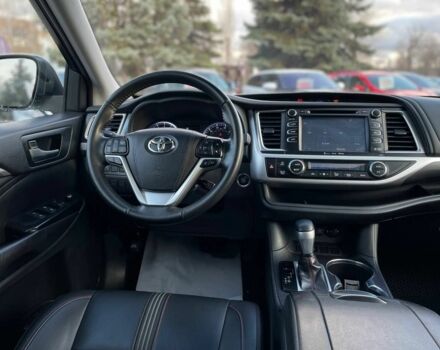 Белый Тойота Хайлендер, объемом двигателя 3.5 л и пробегом 125 тыс. км за 33600 $, фото 16 на Automoto.ua