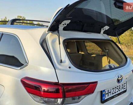 Білий Тойота Хайлендер, об'ємом двигуна 3.46 л та пробігом 98 тис. км за 35000 $, фото 17 на Automoto.ua