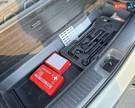 Белый Тойота Хайлендер, объемом двигателя 3.46 л и пробегом 149 тыс. км за 32700 $, фото 17 на Automoto.ua