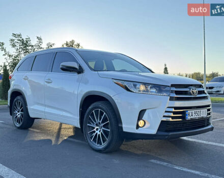 Белый Тойота Хайлендер, объемом двигателя 3.46 л и пробегом 149 тыс. км за 32700 $, фото 2 на Automoto.ua