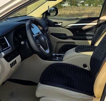 Білий Тойота Хайлендер, об'ємом двигуна 3.46 л та пробігом 98 тис. км за 35000 $, фото 12 на Automoto.ua