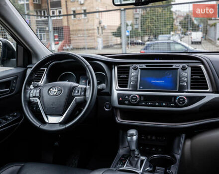 Белый Тойота Хайлендер, объемом двигателя 3.46 л и пробегом 26 тыс. км за 37950 $, фото 26 на Automoto.ua