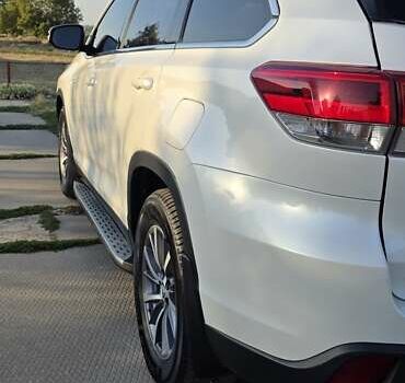 Білий Тойота Хайлендер, об'ємом двигуна 3.46 л та пробігом 98 тис. км за 35000 $, фото 7 на Automoto.ua