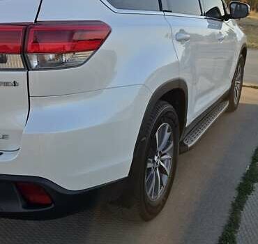 Білий Тойота Хайлендер, об'ємом двигуна 3.46 л та пробігом 98 тис. км за 35000 $, фото 8 на Automoto.ua