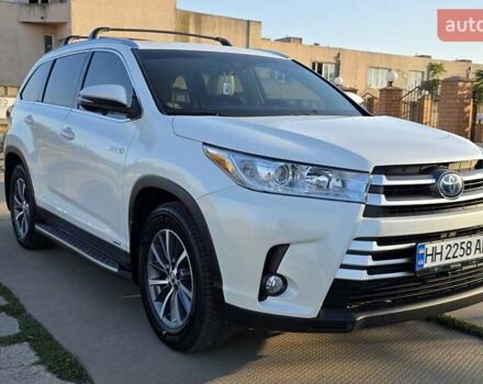 Білий Тойота Хайлендер, об'ємом двигуна 3.46 л та пробігом 98 тис. км за 35000 $, фото 2 на Automoto.ua