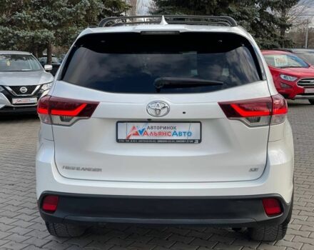 Белый Тойота Хайлендер, объемом двигателя 3.5 л и пробегом 125 тыс. км за 33600 $, фото 5 на Automoto.ua