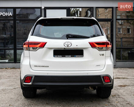 Белый Тойота Хайлендер, объемом двигателя 3.46 л и пробегом 26 тыс. км за 37950 $, фото 71 на Automoto.ua