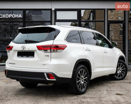 Белый Тойота Хайлендер, объемом двигателя 3.46 л и пробегом 26 тыс. км за 37950 $, фото 13 на Automoto.ua