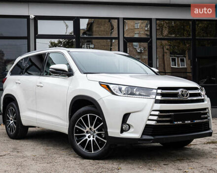 Белый Тойота Хайлендер, объемом двигателя 3.46 л и пробегом 26 тыс. км за 37950 $, фото 69 на Automoto.ua