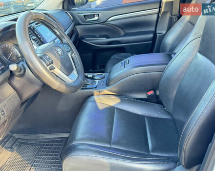 Белый Тойота Хайлендер, объемом двигателя 3.46 л и пробегом 149 тыс. км за 32700 $, фото 8 на Automoto.ua