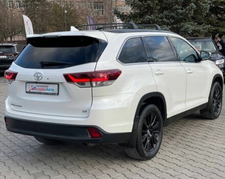 Белый Тойота Хайлендер, объемом двигателя 3.5 л и пробегом 125 тыс. км за 33600 $, фото 6 на Automoto.ua