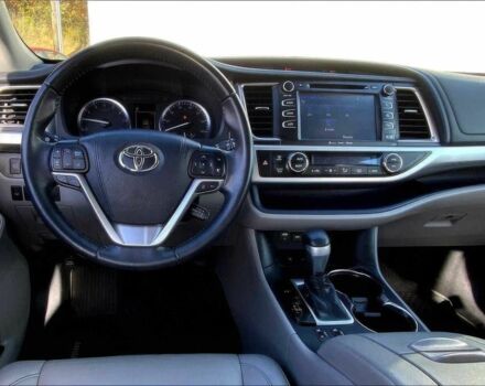 Белый Тойота Хайлендер, объемом двигателя 3.5 л и пробегом 43 тыс. км за 16700 $, фото 6 на Automoto.ua