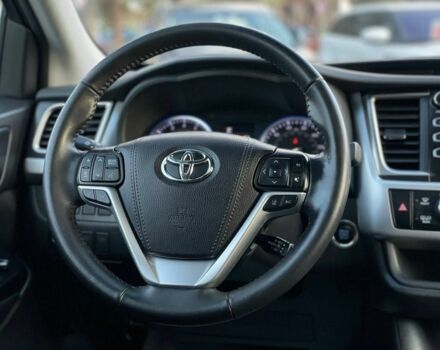 Белый Тойота Хайлендер, объемом двигателя 3.5 л и пробегом 125 тыс. км за 33600 $, фото 15 на Automoto.ua