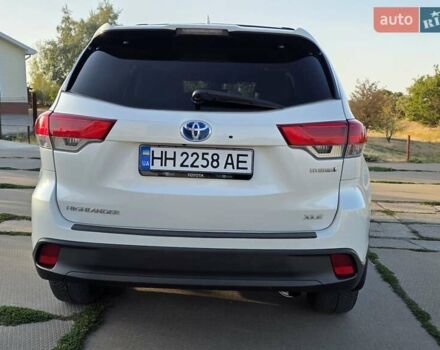 Білий Тойота Хайлендер, об'ємом двигуна 3.46 л та пробігом 98 тис. км за 35000 $, фото 6 на Automoto.ua