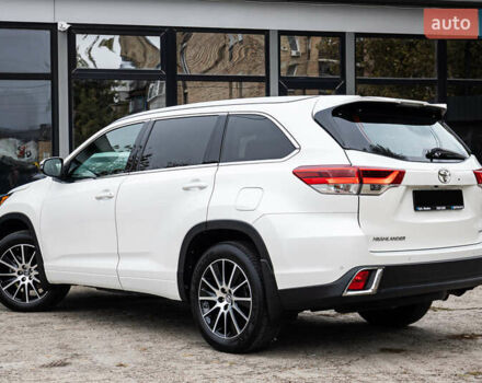Белый Тойота Хайлендер, объемом двигателя 3.46 л и пробегом 26 тыс. км за 37950 $, фото 70 на Automoto.ua